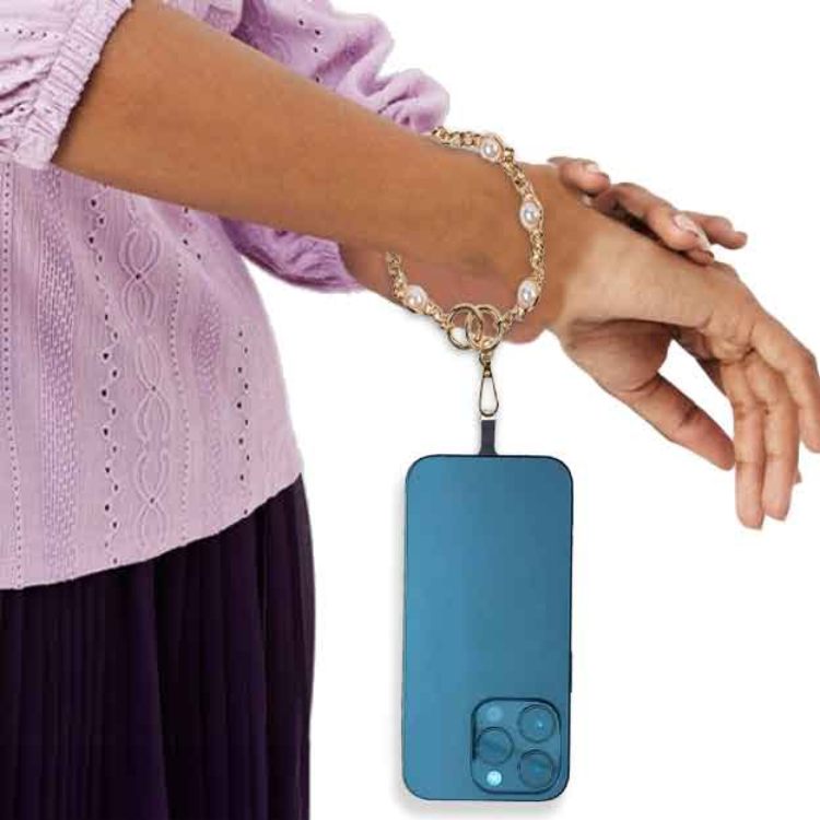 Ameila Pearl & Chain Wristlet